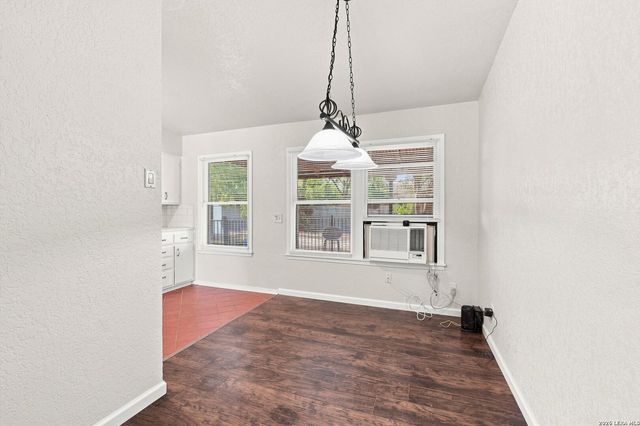 130 Ashland Dr, San Antonio, TX 78218