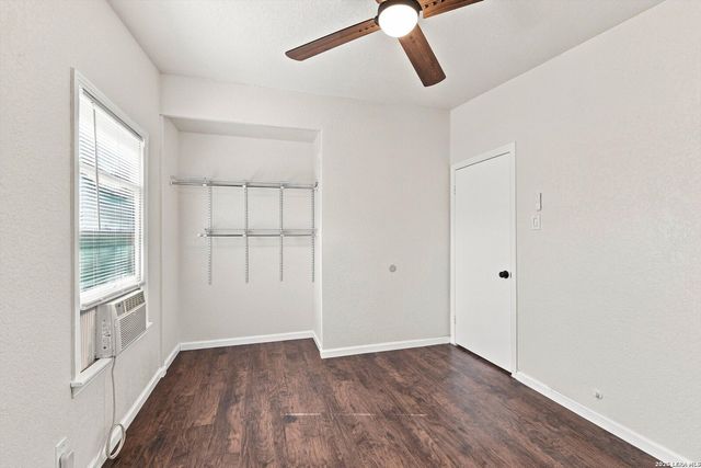 130 Ashland Dr, San Antonio, TX 78218
