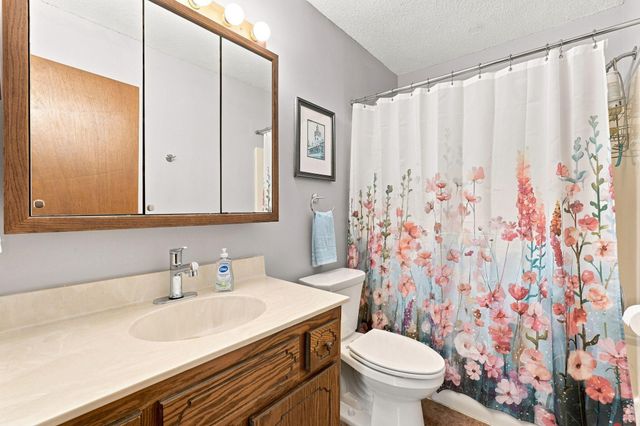 7156 Brian Drive, Centerville, MN 55038