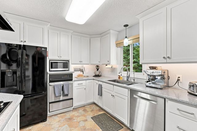 7156 Brian Drive, Centerville, MN 55038