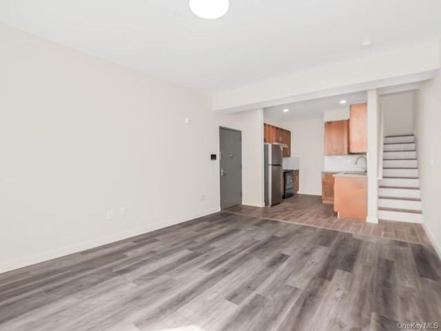 409 Warburton Avenue 1A, Yonkers, NY 10701