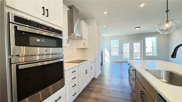 1043 Bullpen Bluffs, Lawrenceville, GA 30043