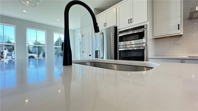 1043 Bullpen Bluffs, Lawrenceville, GA 30043