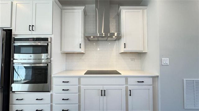 1043 Bullpen Bluffs, Lawrenceville, GA 30043