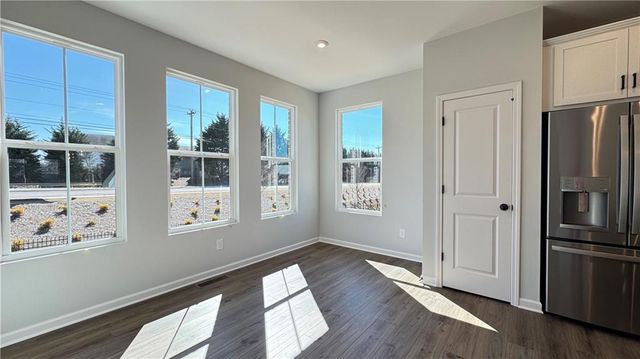 1043 Bullpen Bluffs, Lawrenceville, GA 30043