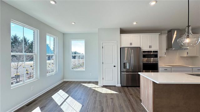 1043 Bullpen Bluffs, Lawrenceville, GA 30043