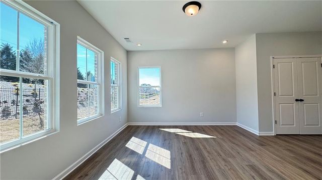 1043 Bullpen Bluffs, Lawrenceville, GA 30043