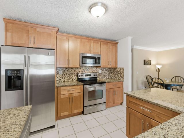 150 Valencia Street, Royal Palm Beach, FL 33411