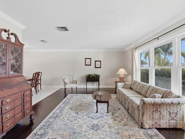 150 Valencia Street, Royal Palm Beach, FL 33411