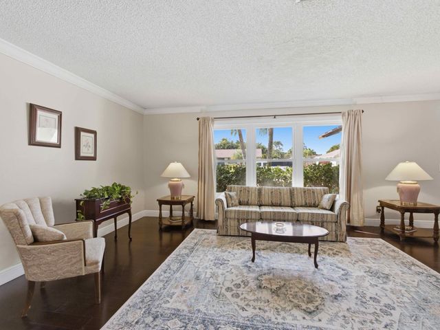 150 Valencia Street, Royal Palm Beach, FL 33411