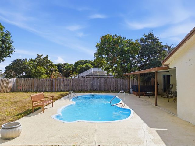 150 Valencia Street, Royal Palm Beach, FL 33411