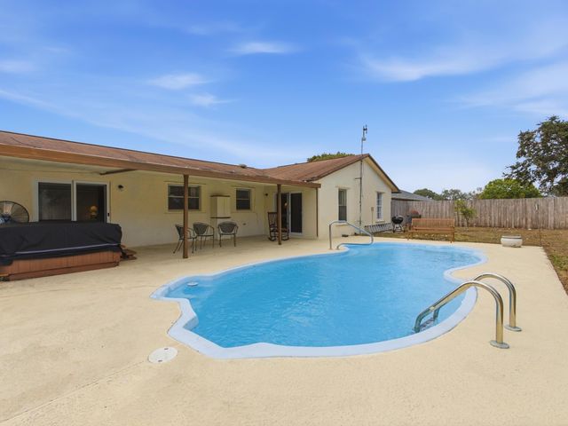 150 Valencia Street, Royal Palm Beach, FL 33411