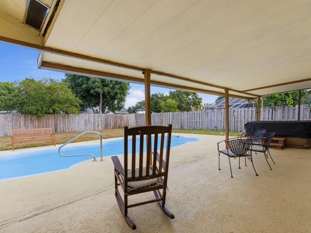 150 Valencia Street, Royal Palm Beach, FL 33411