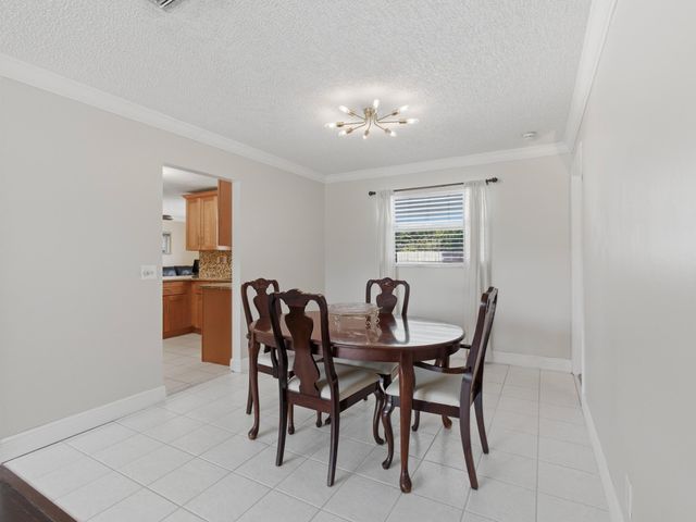 150 Valencia Street, Royal Palm Beach, FL 33411