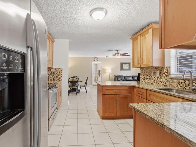 150 Valencia Street, Royal Palm Beach, FL 33411