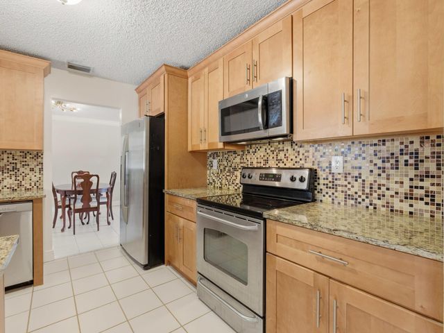 150 Valencia Street, Royal Palm Beach, FL 33411