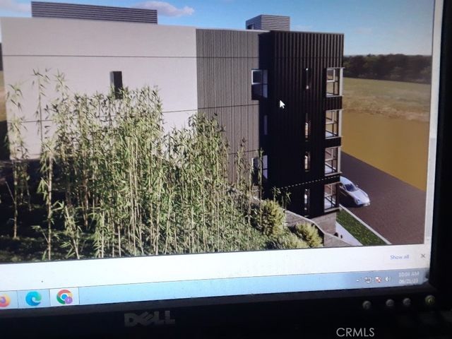 970 N Hoover Street, Los Angeles, CA 90029