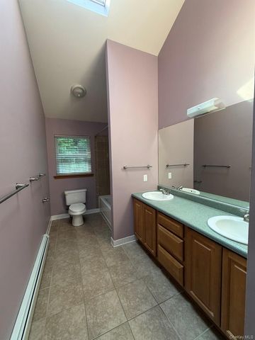 8 Orchard Street, Monroe, NY 10950
