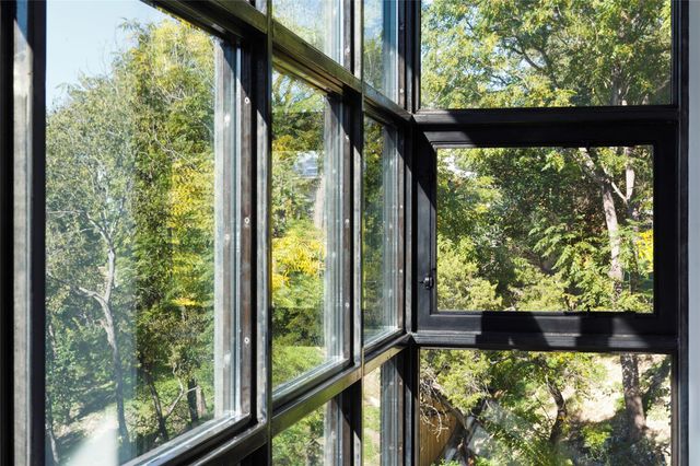 1700 S 6th ST, Austin, TX 78704