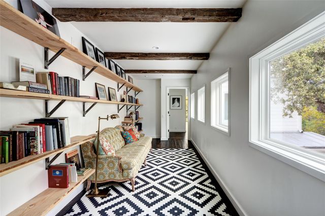 1700 S 6th ST, Austin, TX 78704