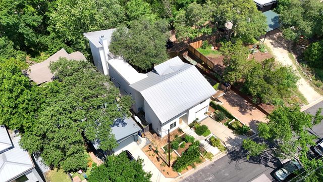 1700 S 6th ST, Austin, TX 78704