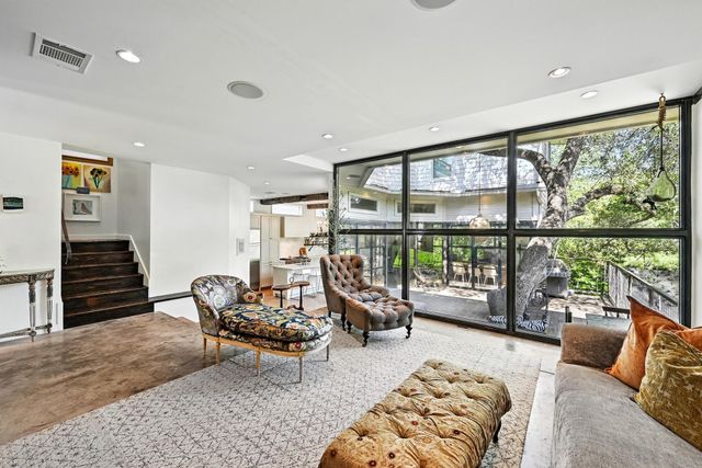 1700 S 6th ST, Austin, TX 78704