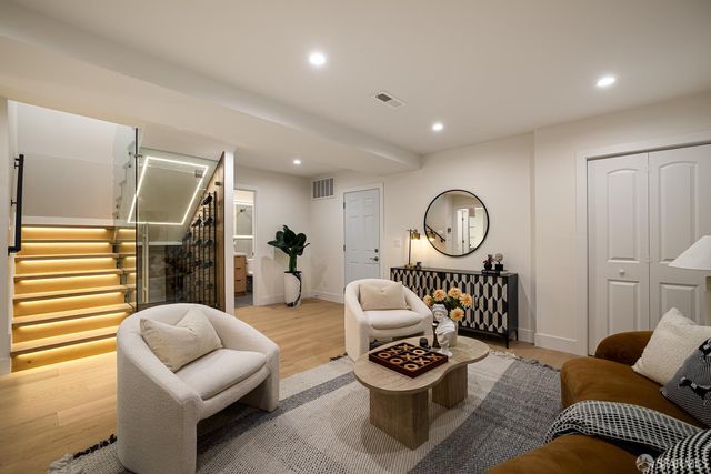 1047 Plymouth Avenue, San Francisco, CA 94112