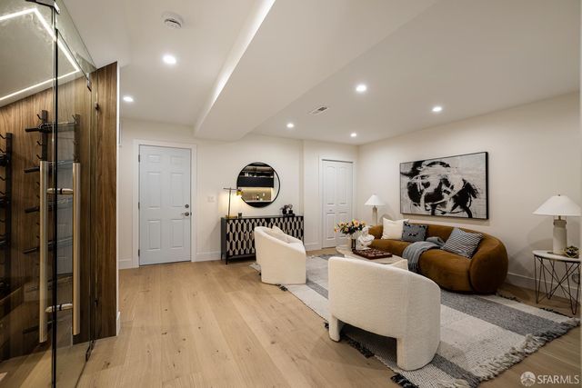 1047 Plymouth Avenue, San Francisco, CA 94112