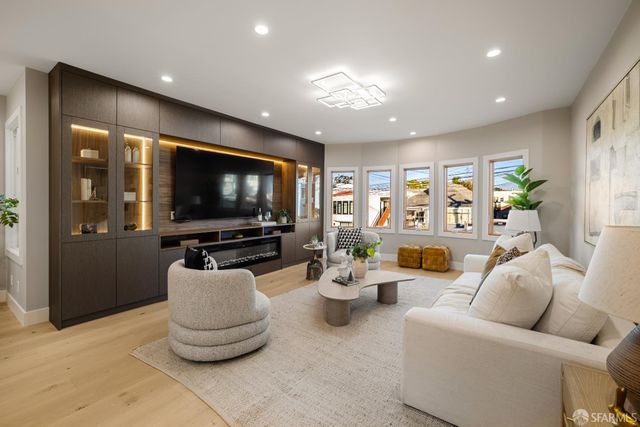 1047 Plymouth Avenue, San Francisco, CA 94112