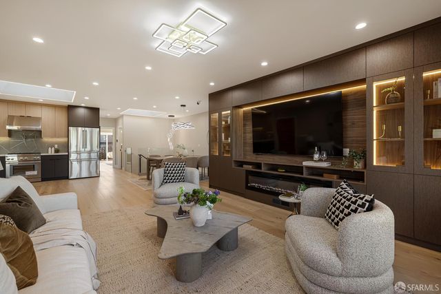 1047 Plymouth Avenue, San Francisco, CA 94112