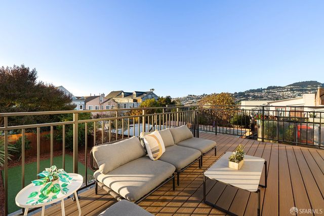 1047 Plymouth Avenue, San Francisco, CA 94112