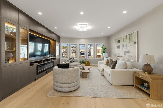 1047 Plymouth Avenue, San Francisco, CA 94112