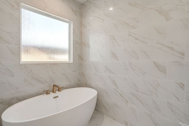 8118 Luanna Hills, Benbrook, TX 76126