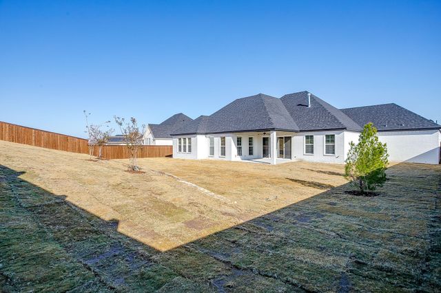 8118 Luanna Hills, Benbrook, TX 76126