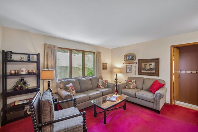 917 55th Street, West Des Moines, IA 50266