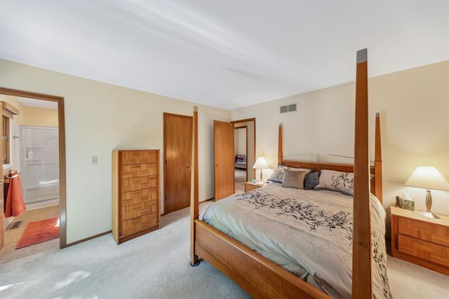 917 55th Street, West Des Moines, IA 50266