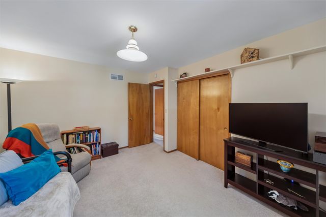 917 55th Street, West Des Moines, IA 50266