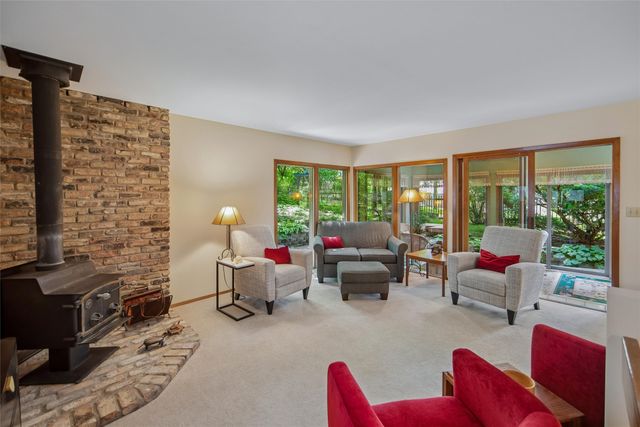 917 55th Street, West Des Moines, IA 50266