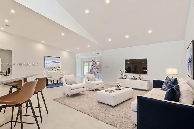 9189 SW 129th Ln, Miami, FL 33176