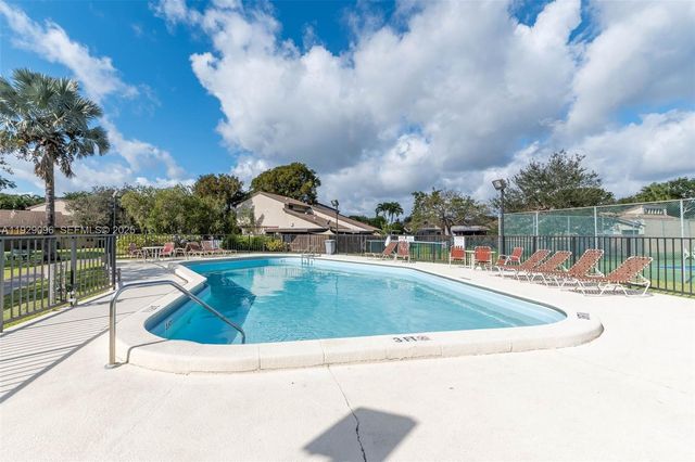 9189 SW 129th Ln, Miami, FL 33176