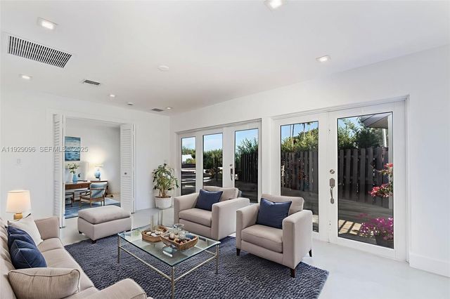 9189 SW 129th Ln, Miami, FL 33176