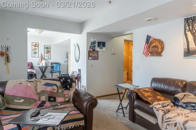 5763 N Silvery Lane, Dearborn Heights, MI 48127