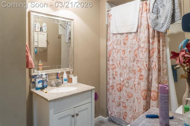 5763 N Silvery Lane, Dearborn Heights, MI 48127