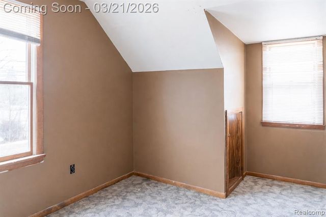 5763 N Silvery Lane, Dearborn Heights, MI 48127