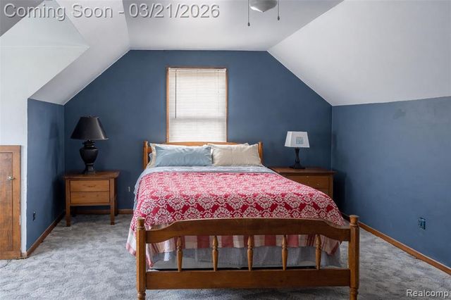 5763 N Silvery Lane, Dearborn Heights, MI 48127