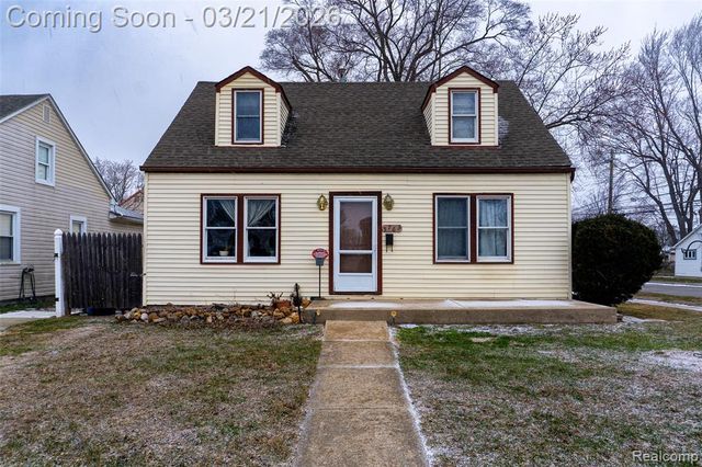 5763 N Silvery Lane, Dearborn Heights, MI 48127