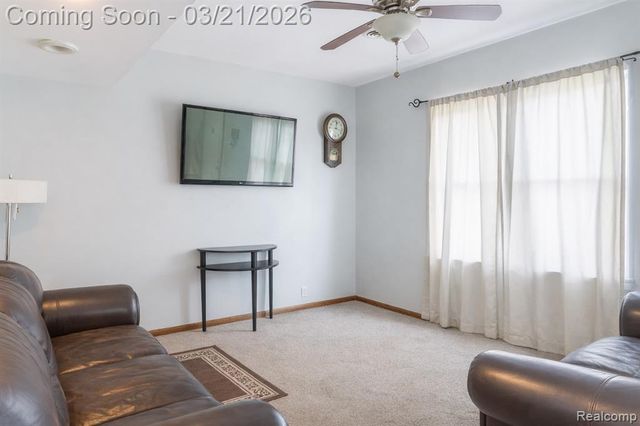 5763 N Silvery Lane, Dearborn Heights, MI 48127