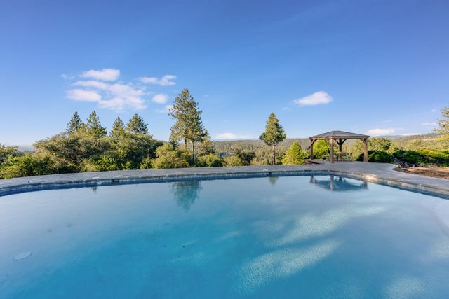 710 Sierra Dr, Placerville, CA 95667