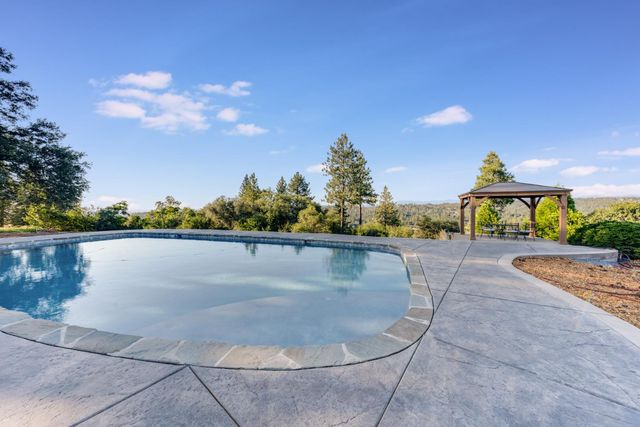 710 Sierra Dr, Placerville, CA 95667