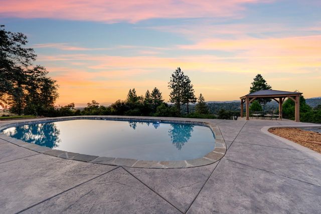 710 Sierra Dr, Placerville, CA 95667